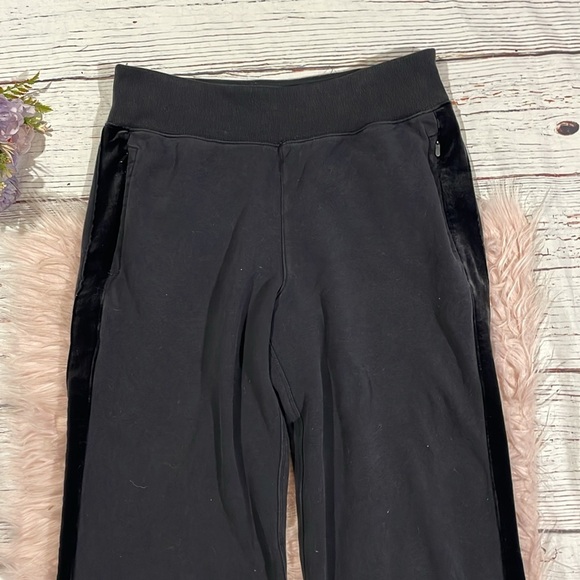 ATHLETA Retroplush Velvet Straight Leg Pant Black Tall fit - Picture 6 of 10